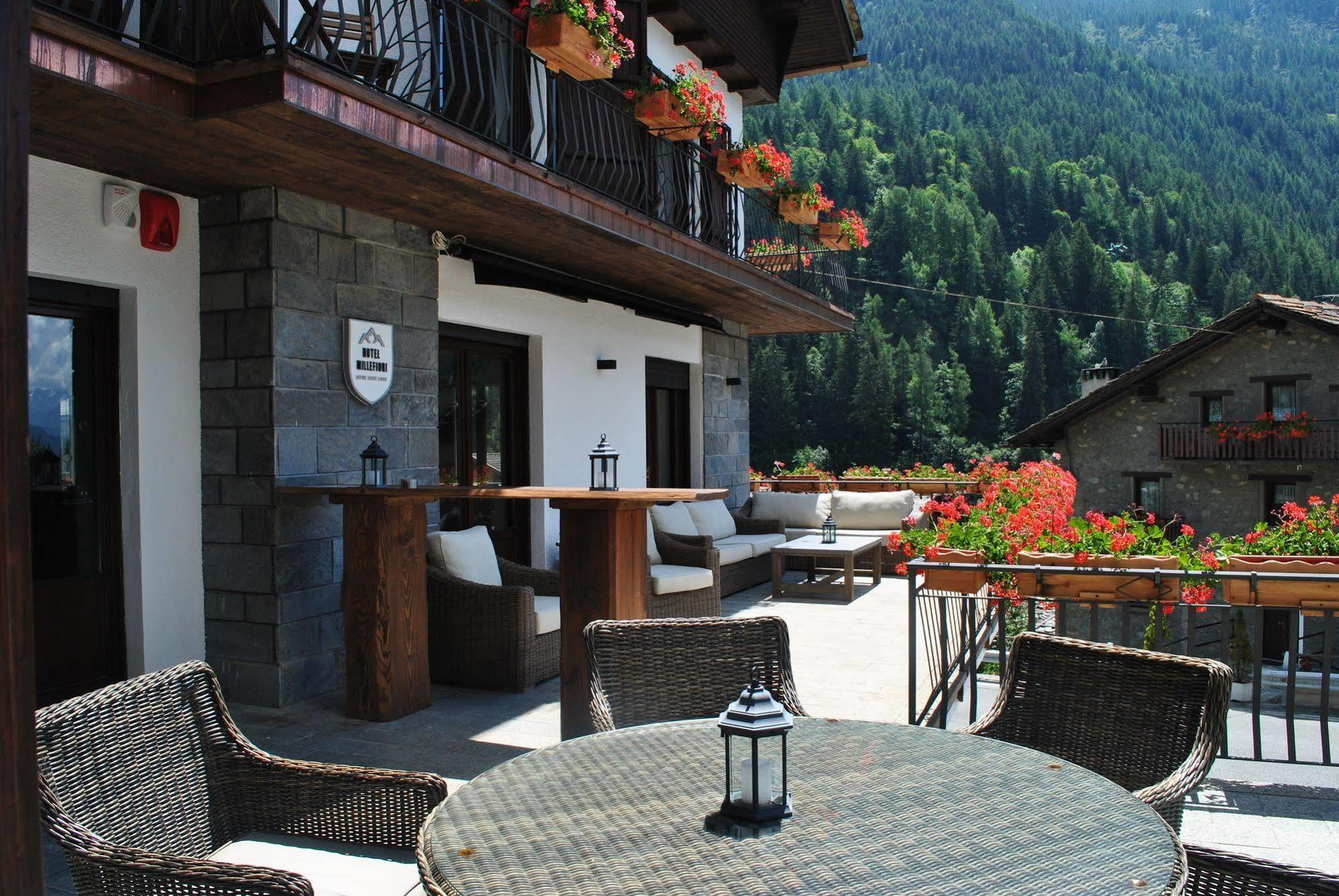 Hotell Millefiori- Alpine Event Lodge Valtournenche Dış mekan fotoğraf