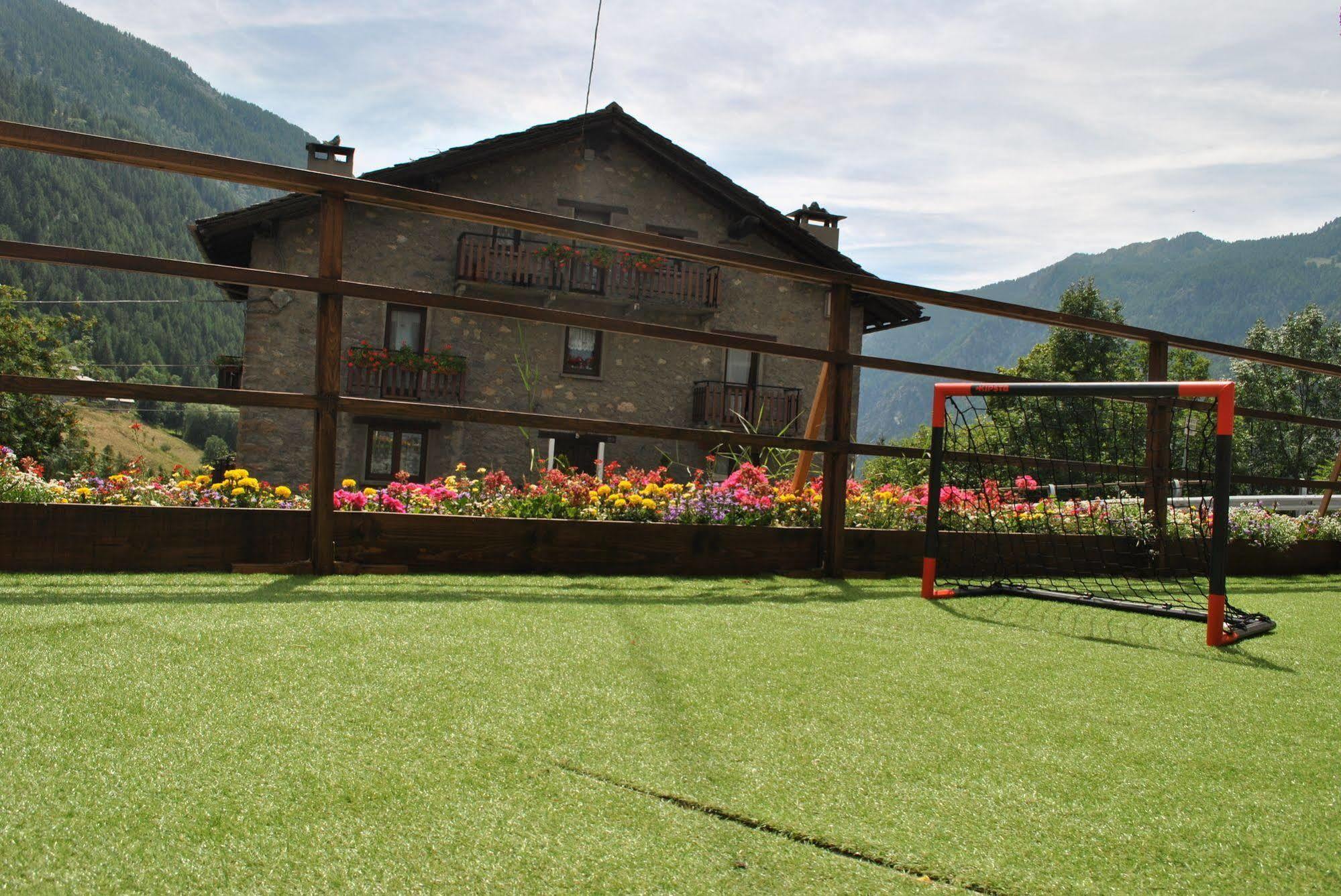 Hotell Millefiori- Alpine Event Lodge Valtournenche Dış mekan fotoğraf